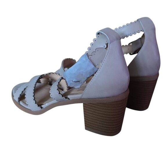 Sbicca Women's Size 7 Beige Tan Scalloped Cross Strap Low Square Heels - Picture 4 of 7